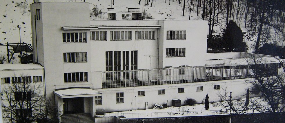 Hans Richter: Wohnhaus für den Fabrikanten Josef Franz Palme in Krásná Lípa (Schönlinde), 1930 