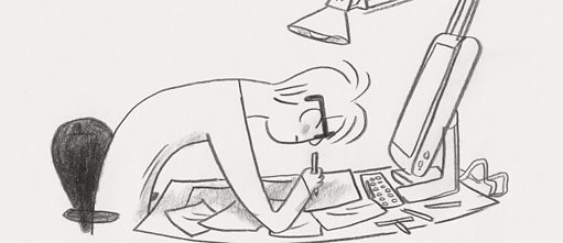Bleistiftzeichnung: Ein Mann sitzt am Schreibtisch