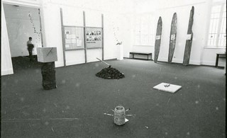 „Amazonia Report”, Einzelausstellung des Künstlers Jonier Marín in der Pinacoteca do Estado de São Paulo, 1976. Foto: Gerson Zanini. Mit freundlicher Genehmigung der Pinacoteca do Estado de São Paulo.