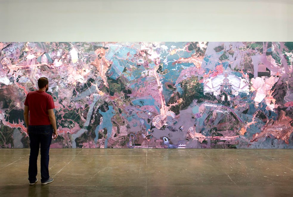 Carolina Caycedo, Colombia. “Be Dammed Project”, mural “A Gente Rio” (2016), vista de instalación en 32ª Bienal de São Paulo, 2016. Cortesía de la artista.