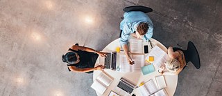 Unternehmen Deutsch &copy; ©iStock Unternehmen Deutsch