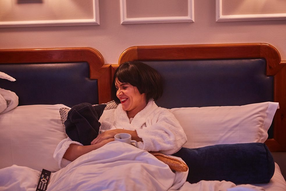 Folding Europe Towel Art Performance - bed