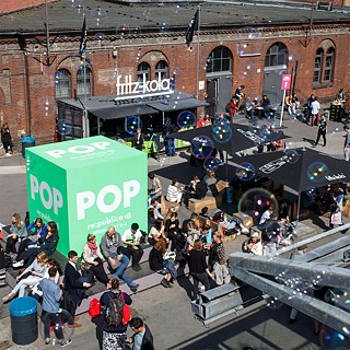 A conference with a festival feel: An outdoor space at re:publica on the Station Berlin grounds.