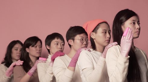  Жэн Лиу, “Ягаан салсттай цезарь ажилчин бүсгүйчүүд” (2018-2019)