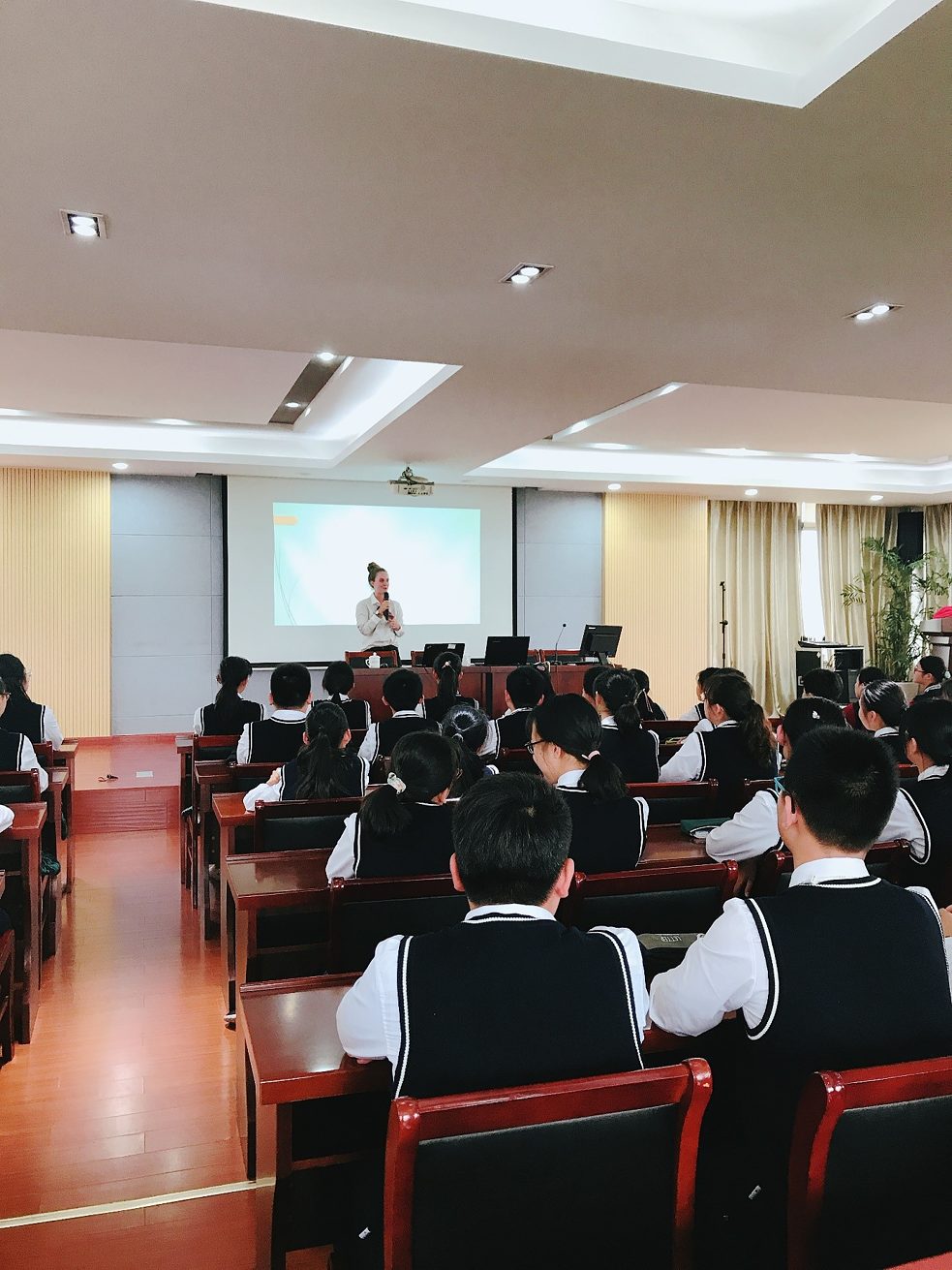 Zweiter Vortrag an der Suzhou Yangshan Experimental School