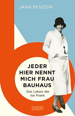 Revedin:  Jeder nennt mich hier Frau Bauhaus