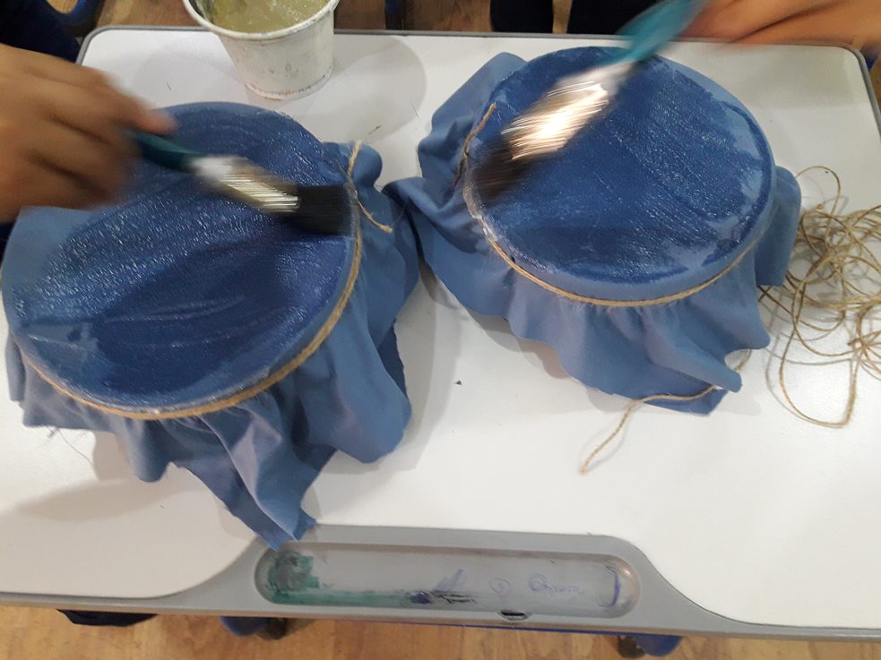 Materialien und Arbeitsschritte zum Bau der Trommeln