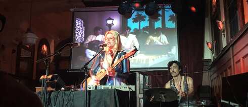Mary Ocher au Quai des Brumes
