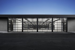 Station Service de Mies van der Rohe sur l'Ile des sœurs