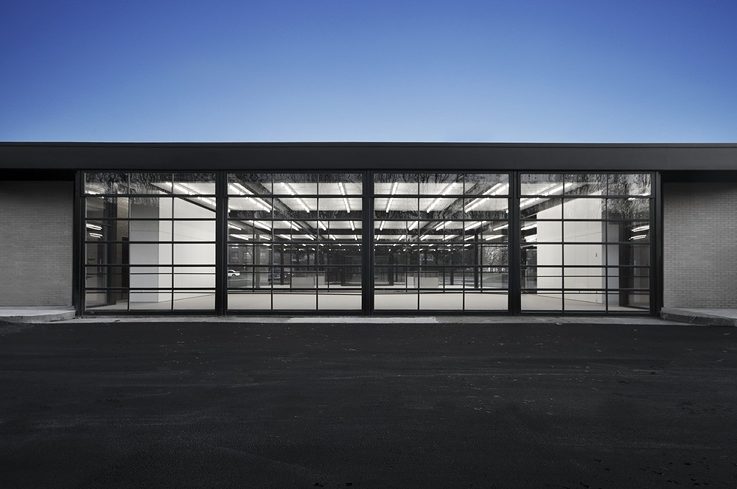 Station Service de Mies van der Rohe sur l'Ile des sœurs