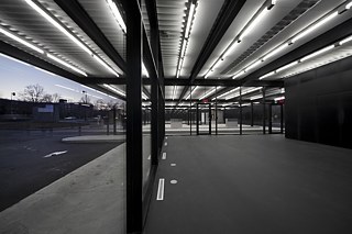 Station Service de Mies van der Rohe sur l'Ile des sœurs