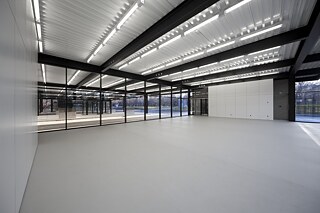 Station Service de Mies van der Rohe sur l'Ile des sœurs