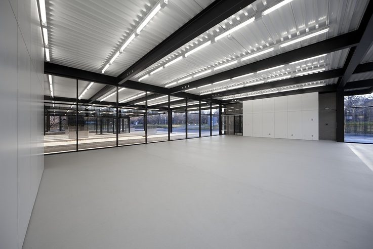 Station Service de Mies van der Rohe sur l'Ile des sœurs