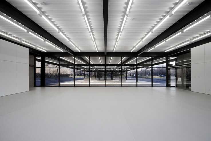 Station Service de Mies van der Rohe sur l'Ile des sœurs