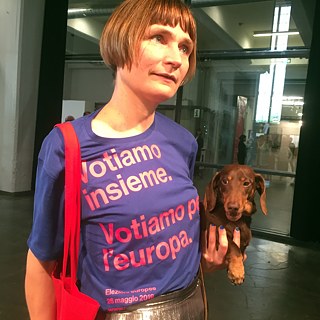 Elina Brotherus with Marcello the Dackel © Photo: Arsalan Mohammad Elina Brotherus with Marcello the Dackel