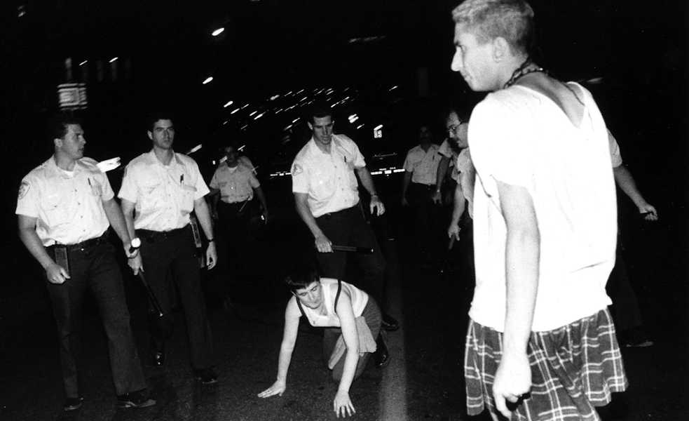 La razia continuó en la calle 