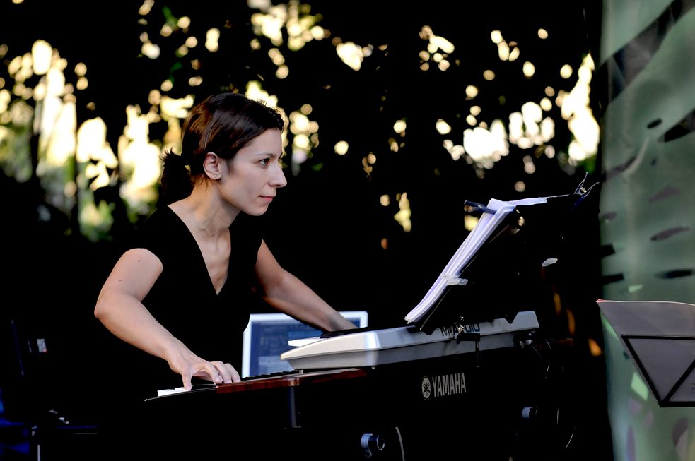 Ana Araújo nos teclados, JiGG 2012