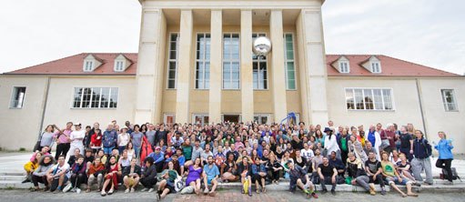 Group picture in front of the Festspielhaus Hellerau