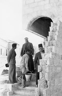 Selmanagić (erster von links) in Jerusalem, 1939.  