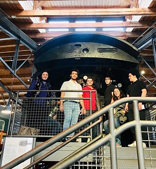 „Ein Highlight unsere Informationsreise Reise war der Besuch des Deutschen Technikmuseums Berlin. Wir standen staunend vor den hervorragend anschaulich präsentierten technischen Ausstellungsobjekten“.