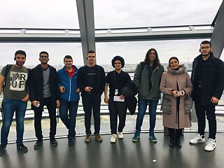 "Spektakulär war der Besuch des Deutschen Bundestages, wo wir in der gläsernen Kuppel einen fantastischen Blick auf Berlin hatten. Sehr beeindruckt hat uns das zahlreiche und historisch- politisch interessierte Publikum, an diesem geschichtsträchtigen Ort."