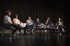 Panel Dealing and Healing mit Amilcar Packer, Anita Ekman, Nadine Siegert, António Ole, Jean-Pierre Bekolo