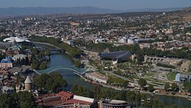 Die eindrucksvolle Aussicht über Tbilisi von der Festung Narikala