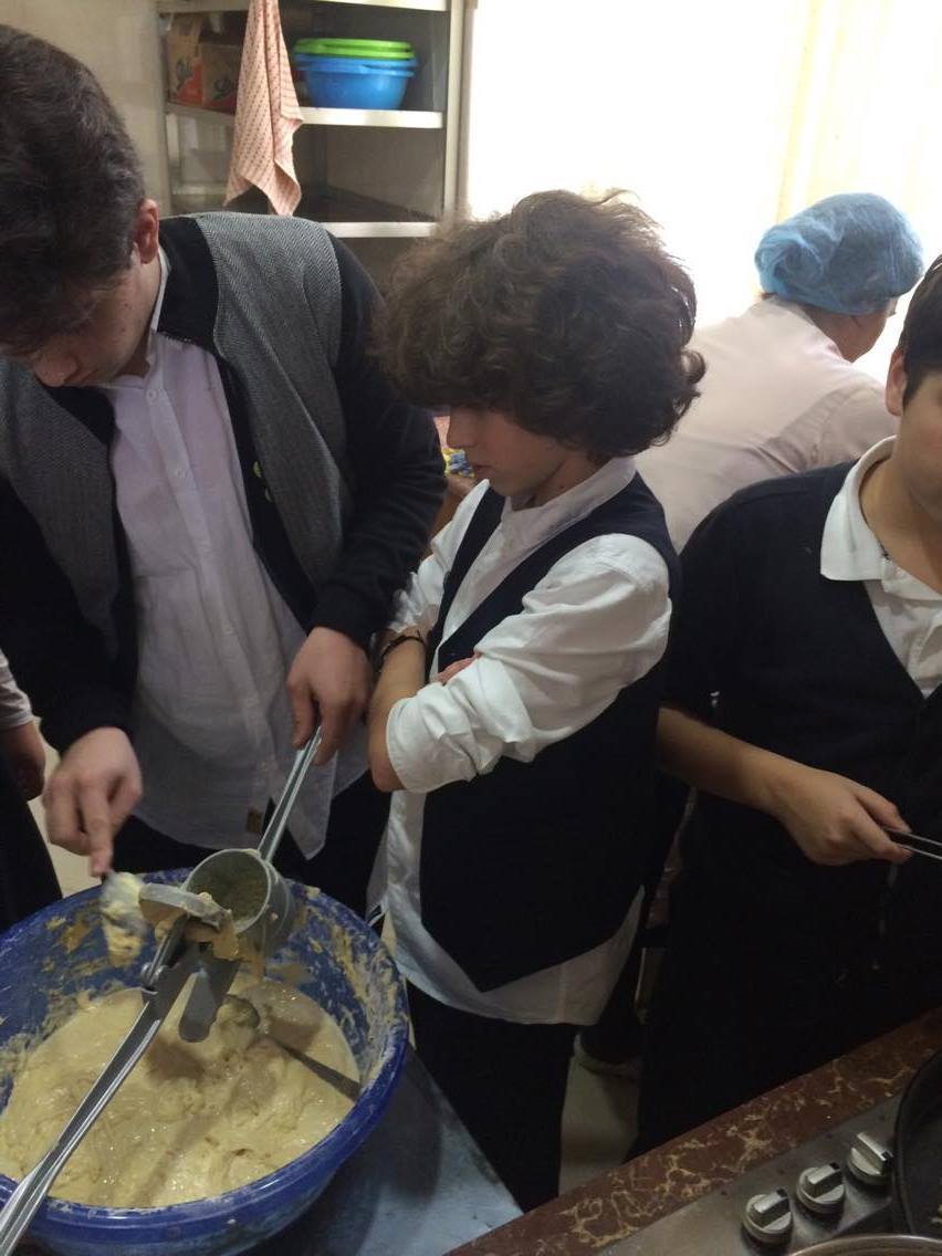 Beim Spätzle machen