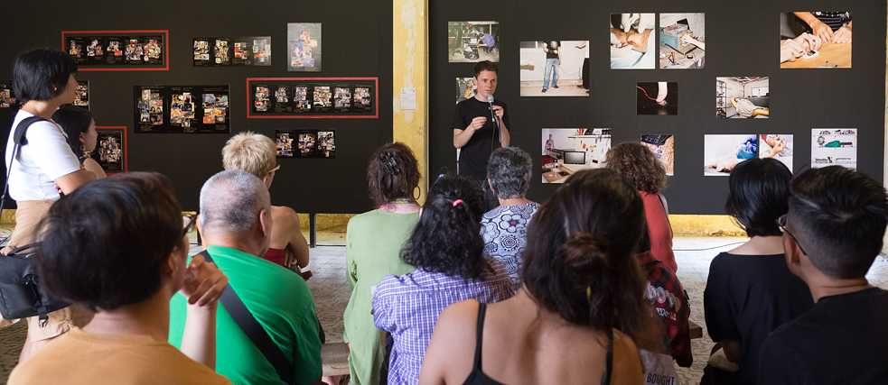 Artist talk and walk by Hannes Wiedemann