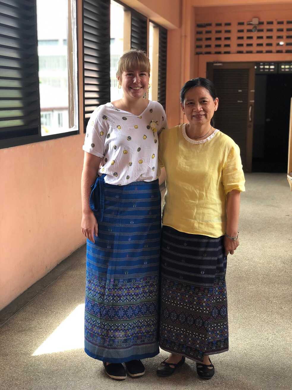 Aree und ich im Sarong