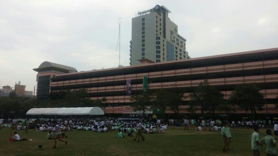 Zum Geburtstag des Königs gabs eine längere morning ceremony
