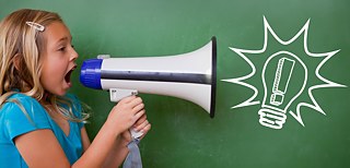 Mädchen mit Megaphon DLT Image Paris 2019 &copy;  © Adobe Stock Deutschlehrertag 2019 in Paris Newsletter