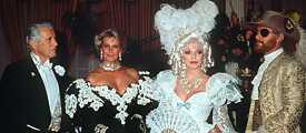 Las estrellas de la serie de televisión Dynasty. En la televisión alemana, la serie se llamó Denver Clan