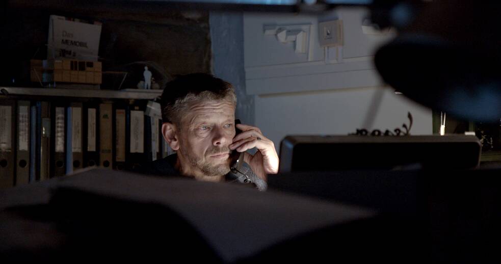 Standbild aus dem CCA Film "What it takes to make a home" - Michael Maltzan im Studio