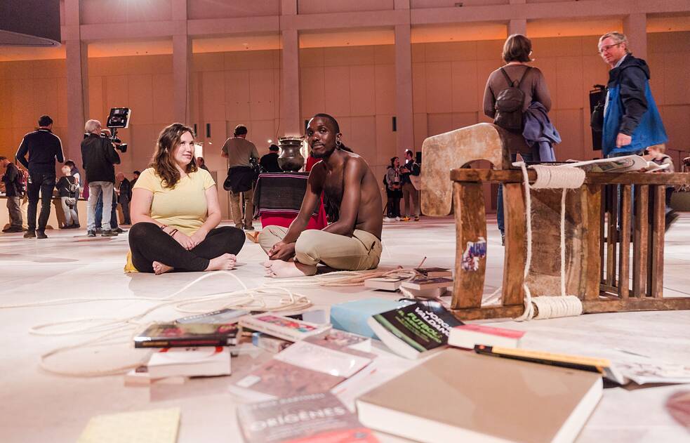 O cargueiro. Fórum Humboldt Berlim. 