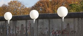 La “frontera de luz” – una instalación del director de cine Marc Bauder y su hermano Christopher con motivo del 25 aniversario de la caída del Muro en 2014 en Berlín 