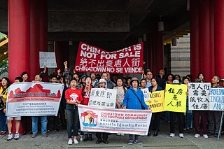 Participants at the "Chinatown Is Not For Sale" march in Los Angeles, Mai 2019