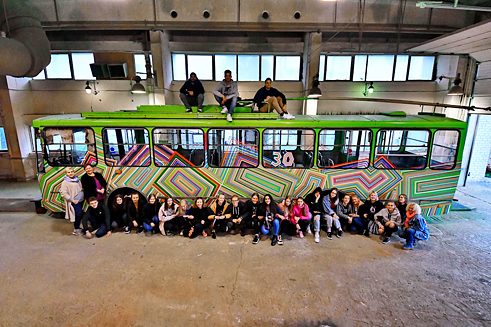 Tape that. Schülerworkshop und künstlerische Installation