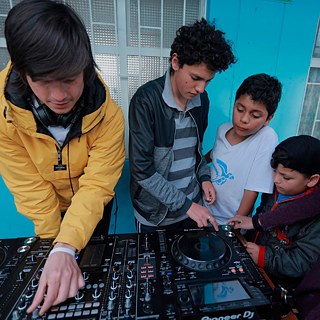 Música electrónica en la periferia &copy; © Alejandro Acosta Música electrónica en la periferia