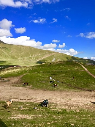 Die Landschaft um das Monument