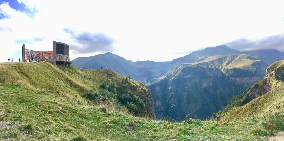 Monument der georgisch-russischen Freundschaft in Gudauri