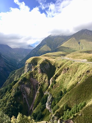 Die Landschaft um das Monument