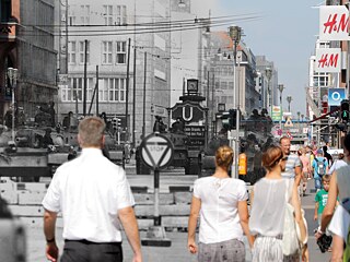 Checkpoint Charlie 1961/2015, Montage © © pa-picture alliance | © A. Ehrlicher, B. Rehmann Checkpoint Charlie 1961/2015, Montage