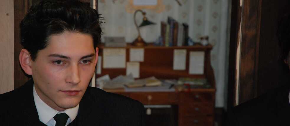 Kafka's Lookalike infront of VRwandlung