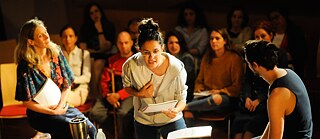 Foto aus der Inszenierung von 'Das Haus auf Monkey Island' Goethe-Institut Madrid