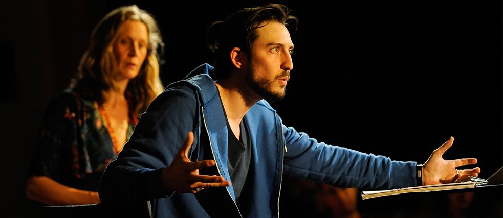 Foto aus der Inszenierung von 'Das Haus auf Monkey Island' Goethe-Institut Madrid