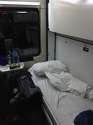 So viel Komfort nach einer Nacht auf zwei Sitzen im Bus