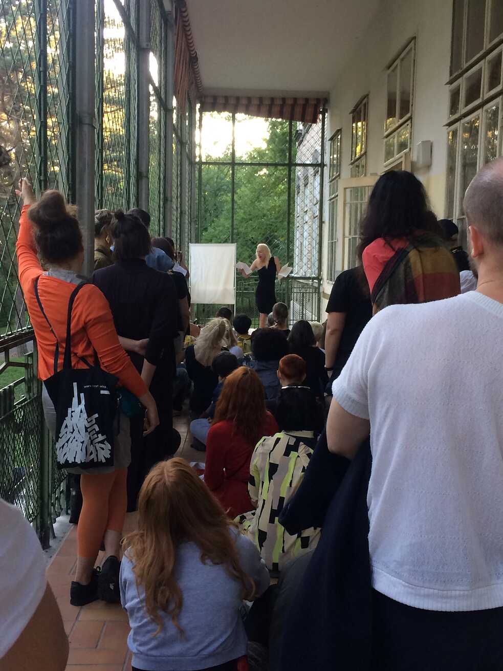 Performance im Rahmen der Wienwoche von Alex Alvina Chamberland in Wien