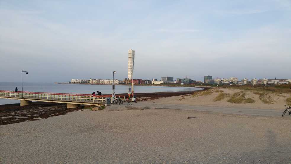 Der Ribersborgsstranden mit dem Turning Torso auf der einen...