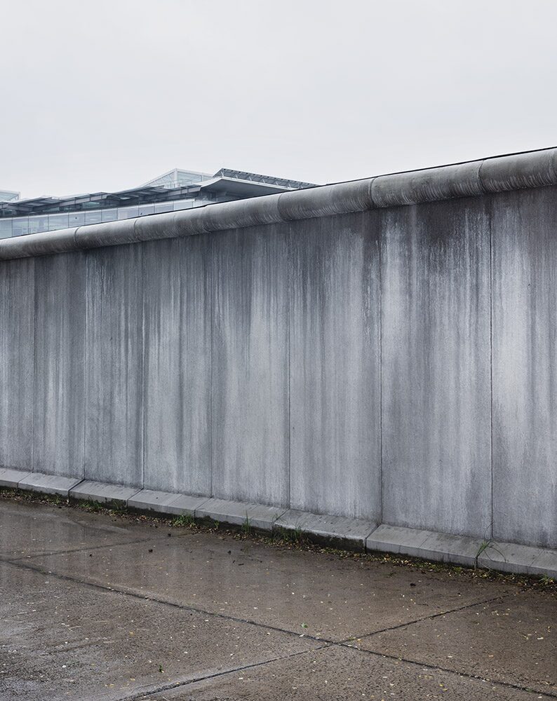 바벨스베르크 영화 스튜디오의 세트장에 있는 베를린 장벽 복사본, 2019년 10월 베를린